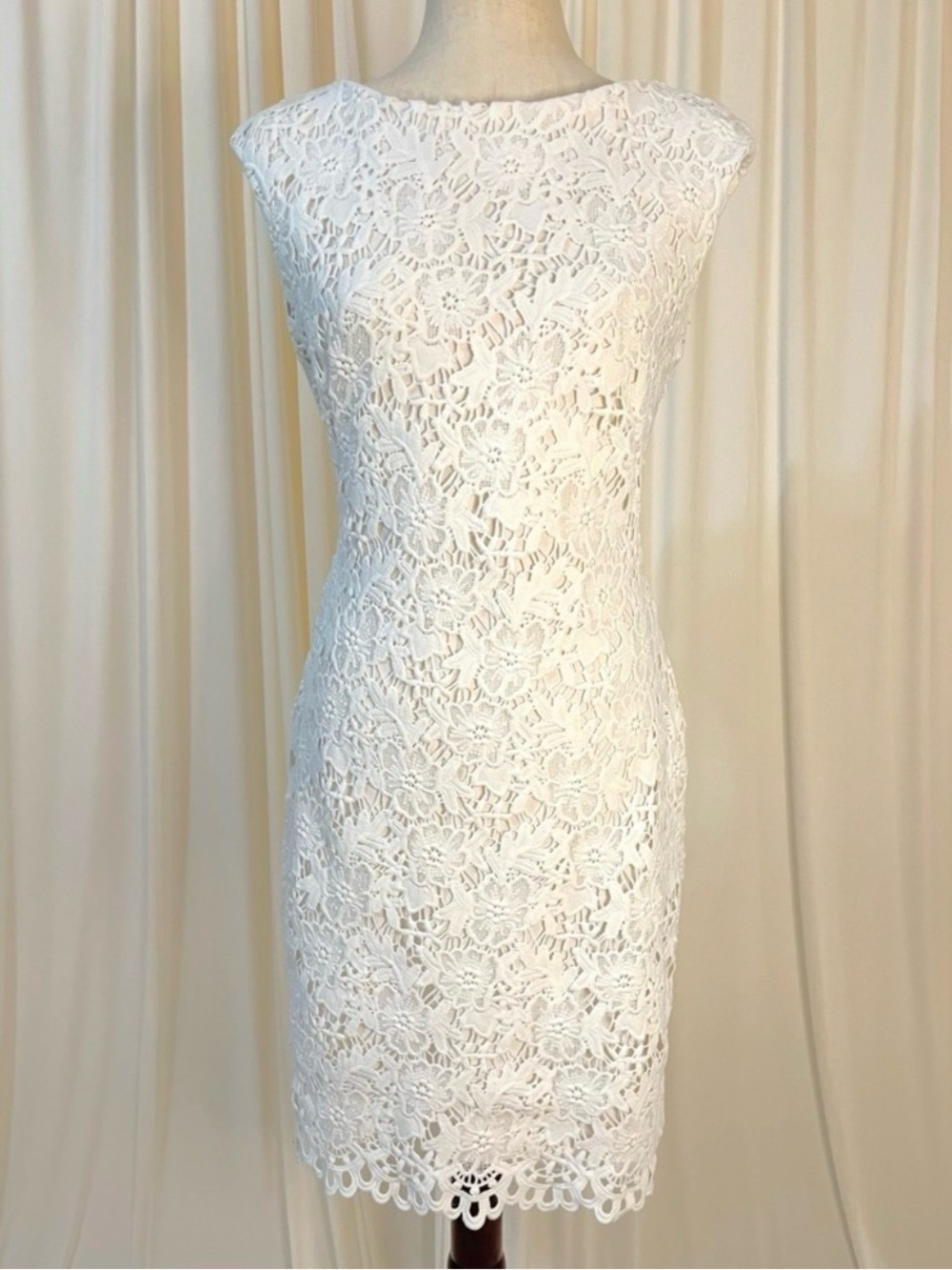 Lauren Ralph Lauren Elegant White Lace Boatneck Sleeveless Dress